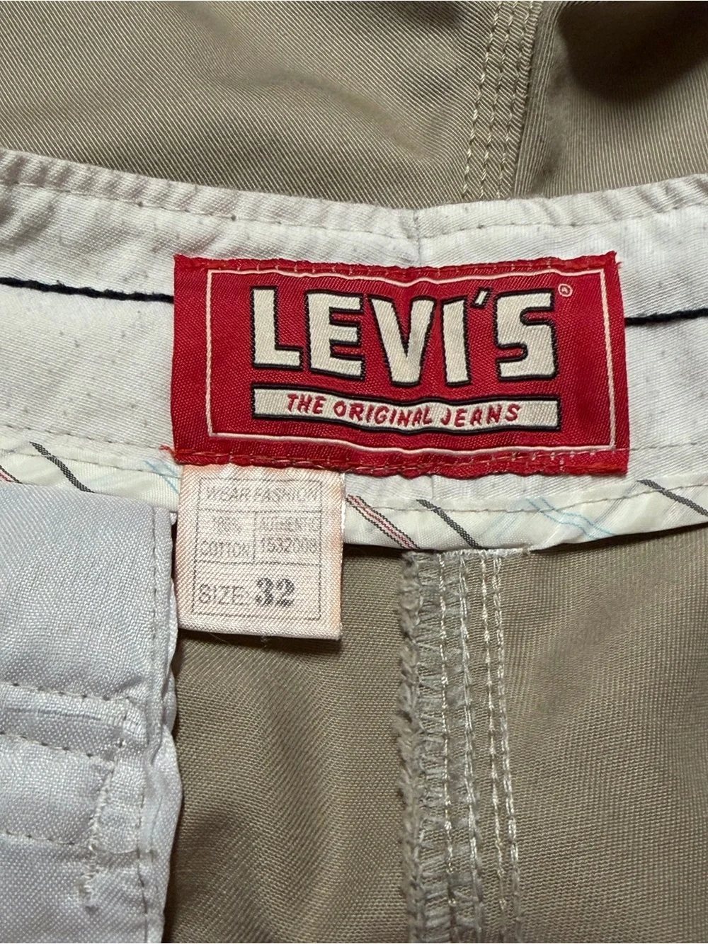 Levi’s Khaki Shorts Men’s Size 32 Tan Chino Casual Bottoms
